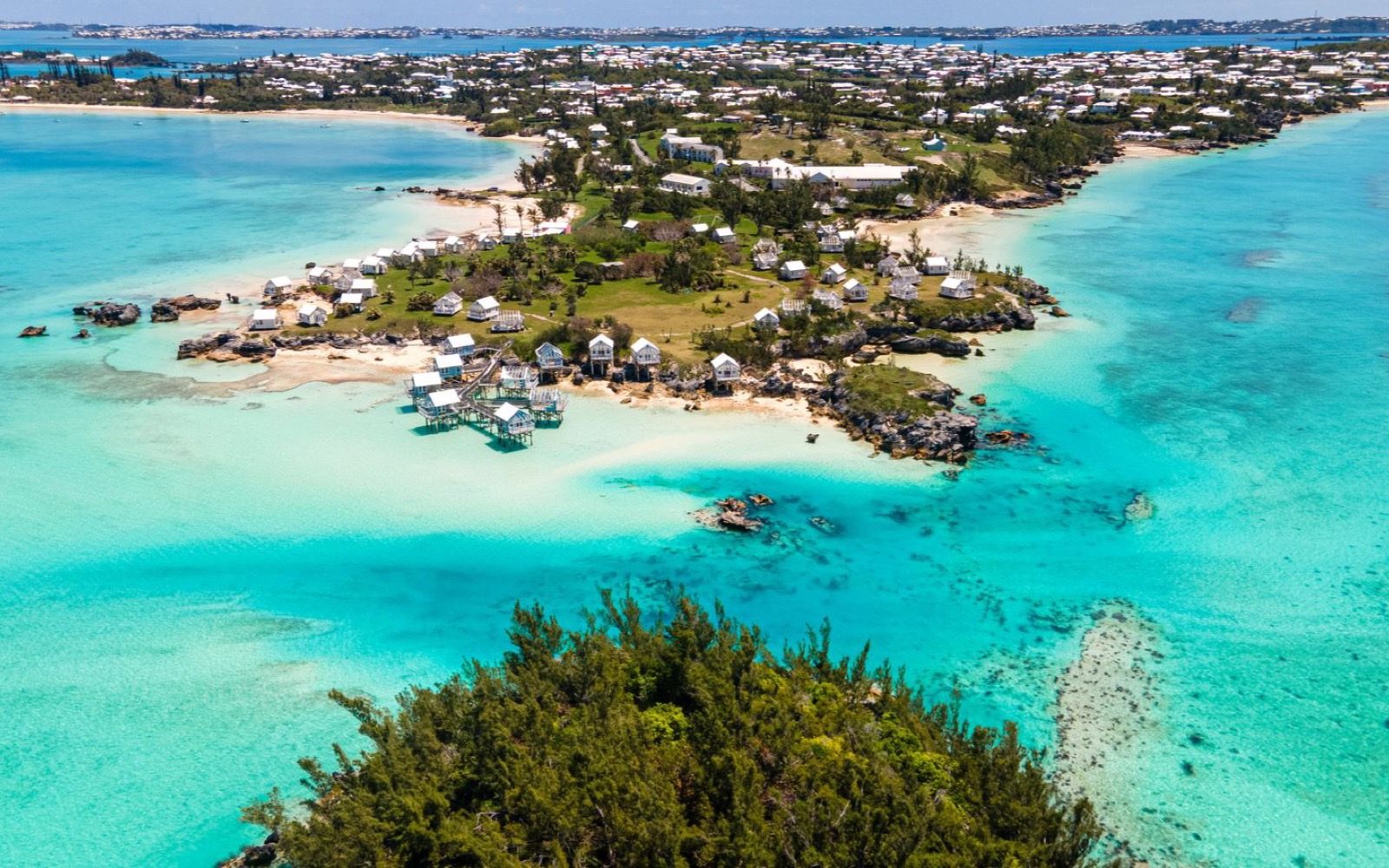 Turquoise water around the Bermuda shoreline.